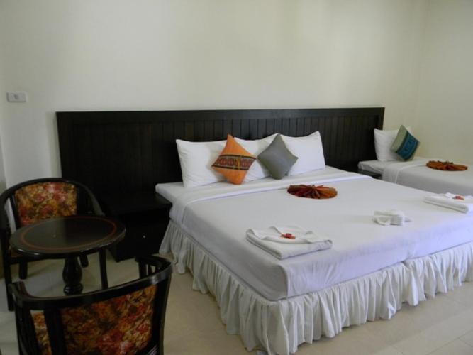 Hill Side Patong Hotel Oda fotoğraf